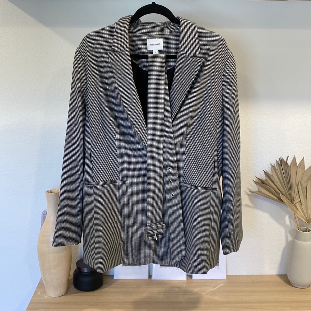 Nine West black and white blazer